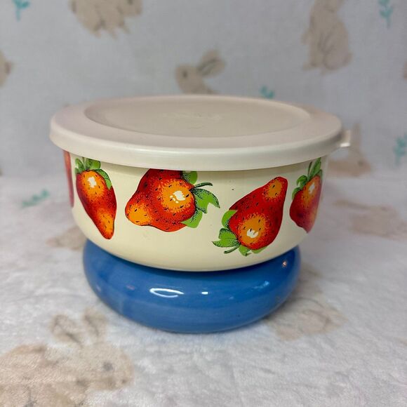Kobe Strawberry & Cream Enamel Nesting Bowl w/Lid - Picture 1 of 10
